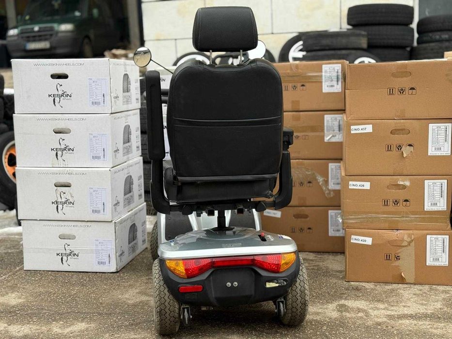 Електрически скутер акумулаторна количка за трудно подвижни