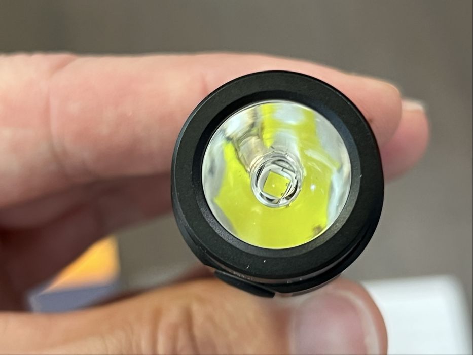 Sofirn SC18 мощен компактен фенер