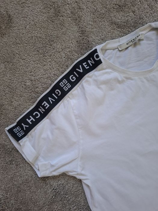 Givenchy тениска S - M