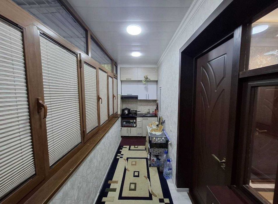 юнусабад 15-квартал рядом Метро 2- ком кв разделная