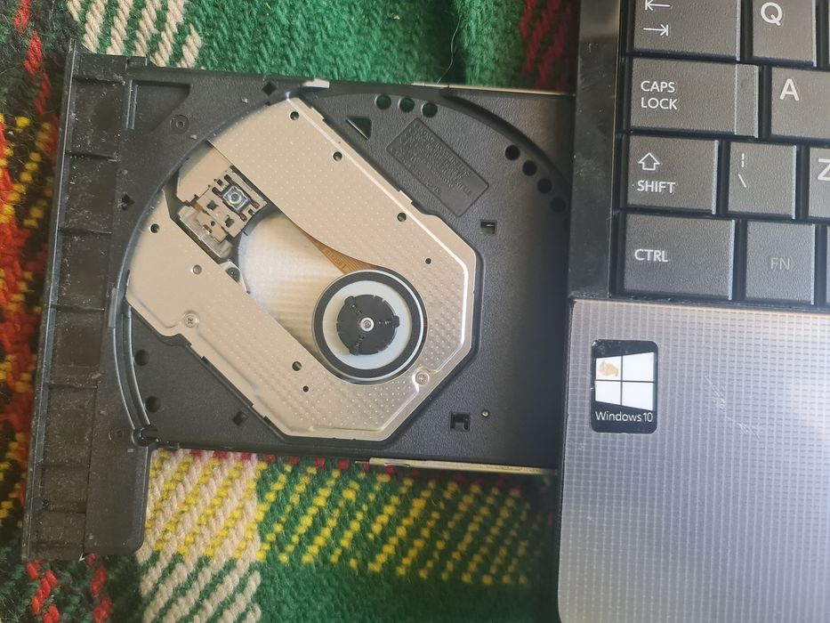 Toshiba Satellite Pro L850 | 16GB RAM | 512GB SSD | Нов Windows | Нова батерия!