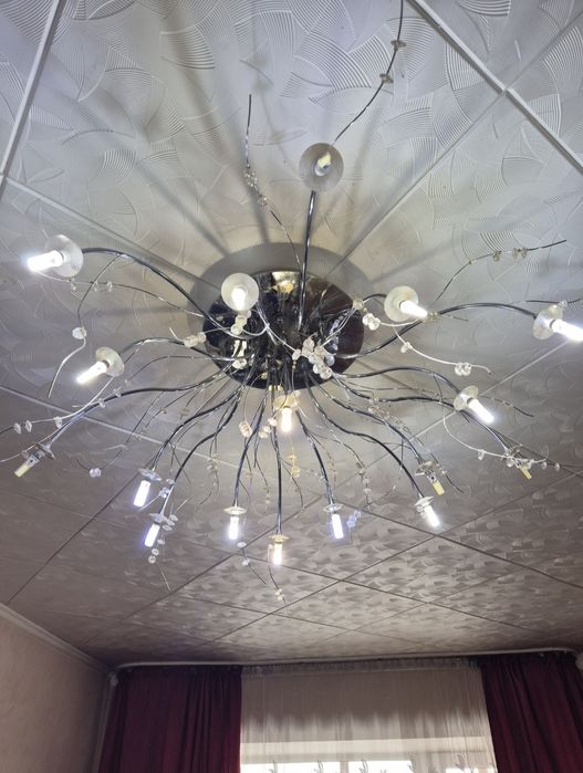 Продам хорошую люстру