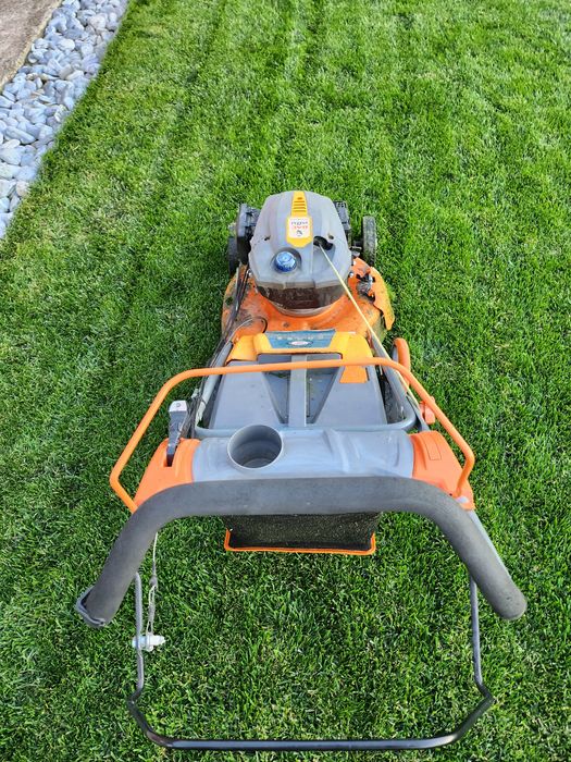 Vand masina tuns iarba 6 CP merge foarte bine