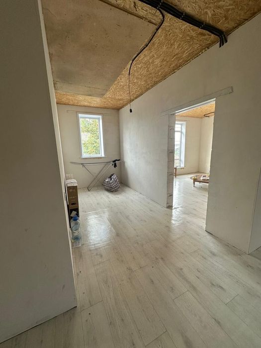 Продам дом с хозпостройками и земельным участком