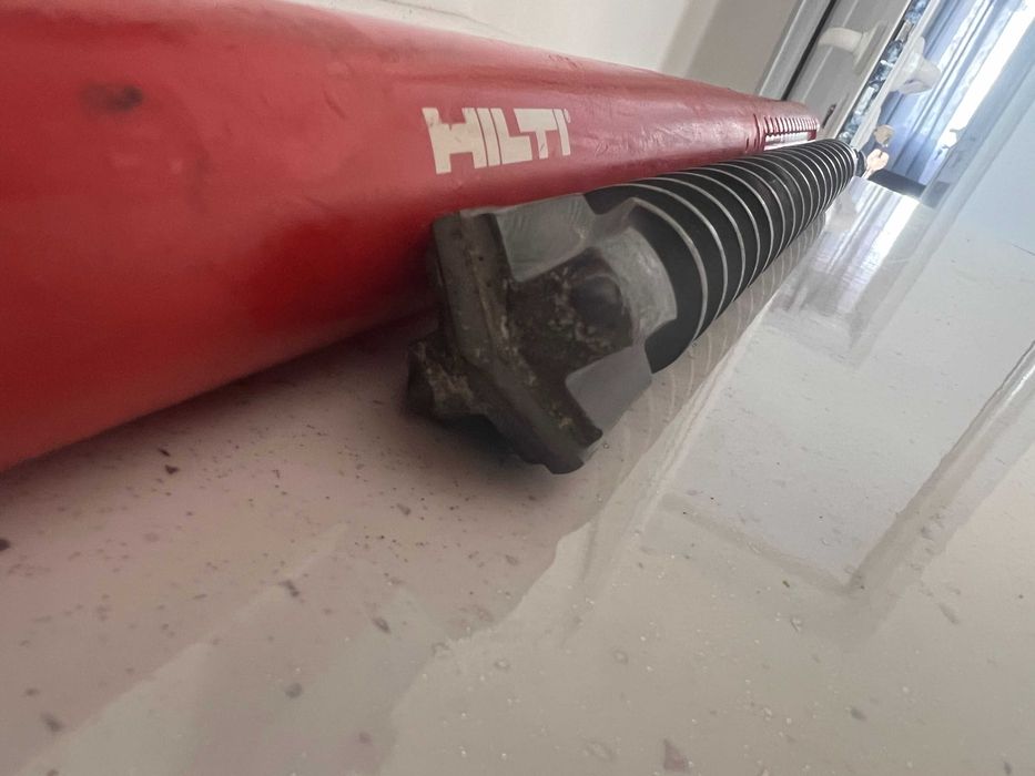Свредел  на марката HILTI