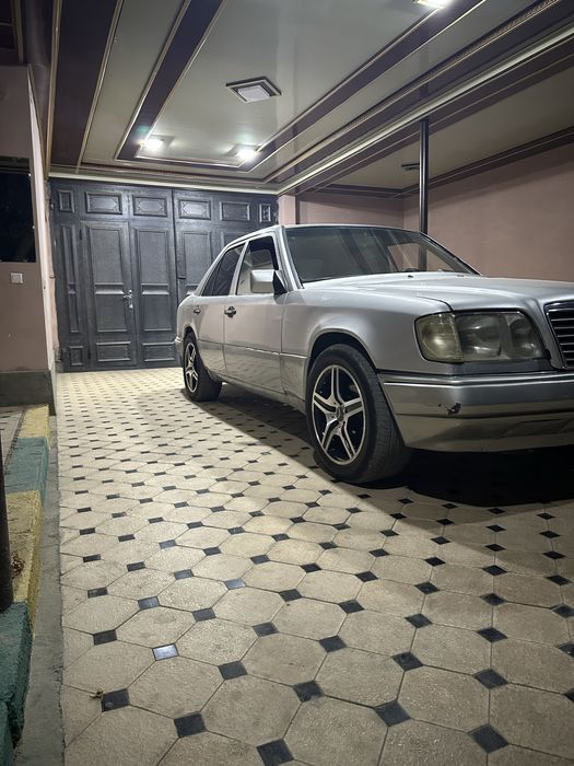 Mercedes Benz W124