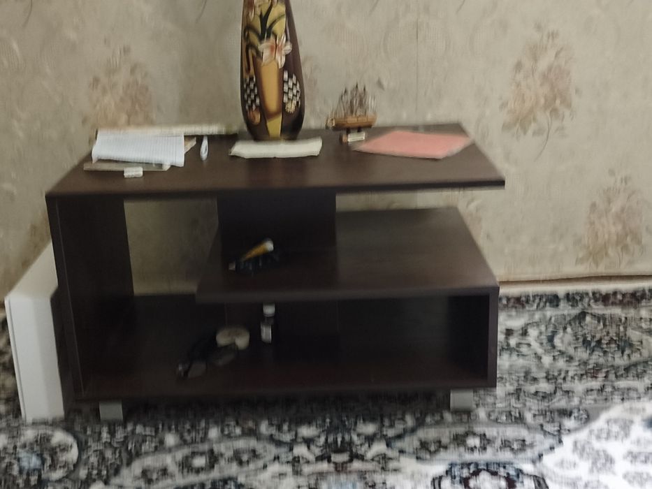 Журнальный столик