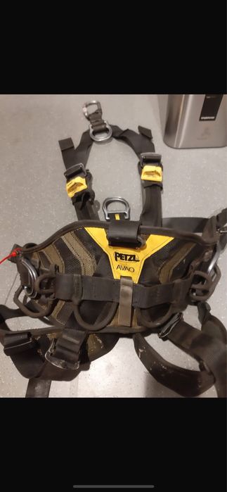 Vand Ham alpinism utilitar Petzl Avao cu carlige si cordelina