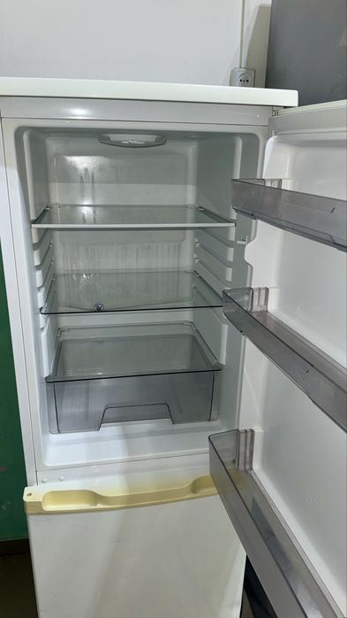 Холодильник в рабочем состояние