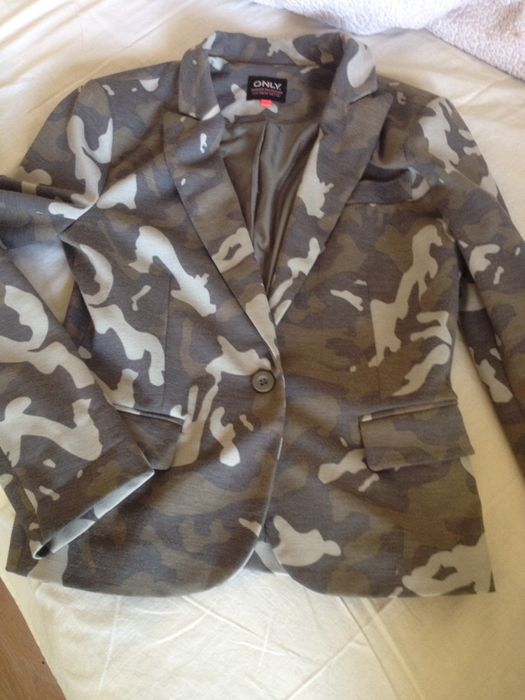 Only сако и H&M дънки за 25лв.