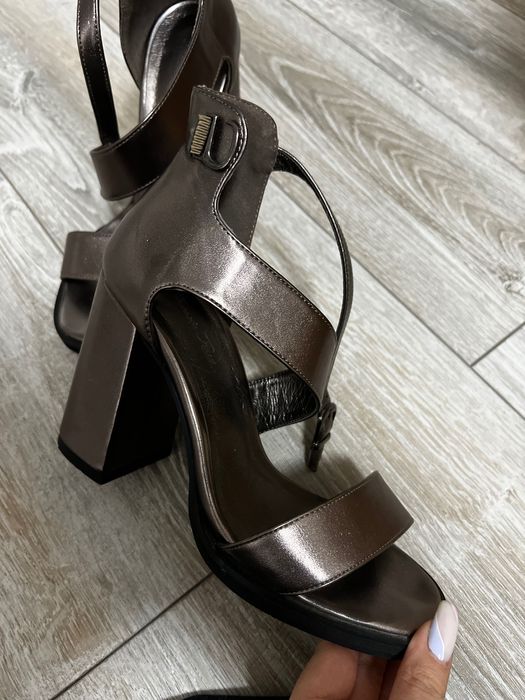 Туфли на устойчивом каблуке