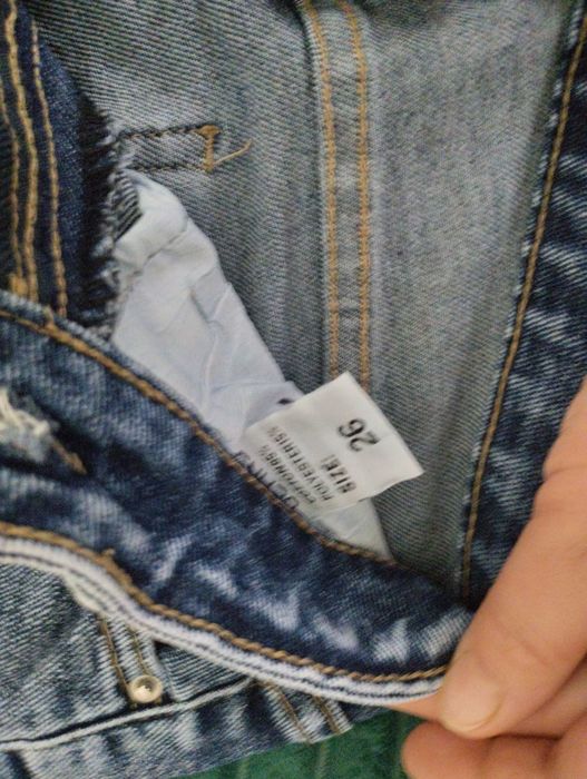 Продам джинсы новые