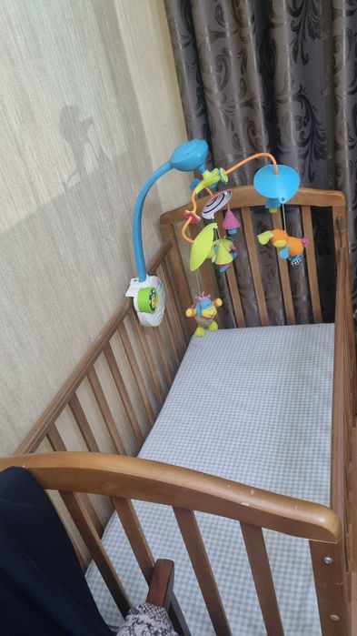 Детская кровать с маятником