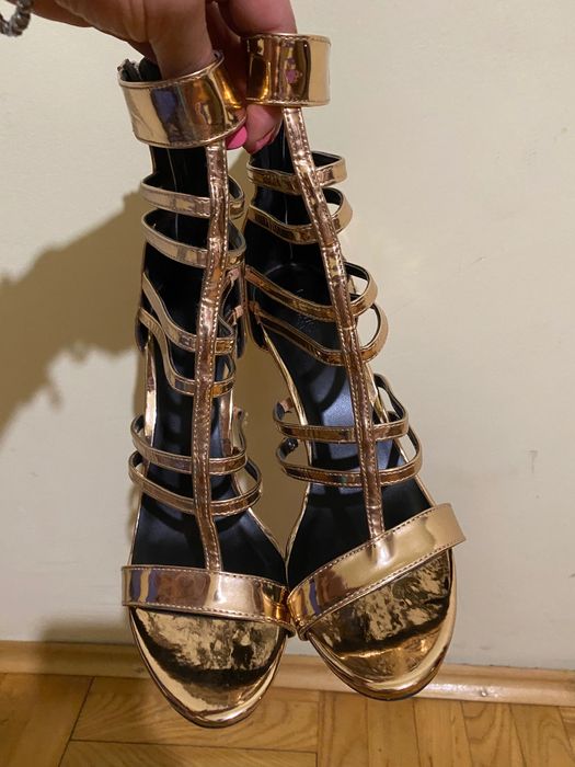 Нови сандали на ток,розово злато,ръчна изработка,10 н