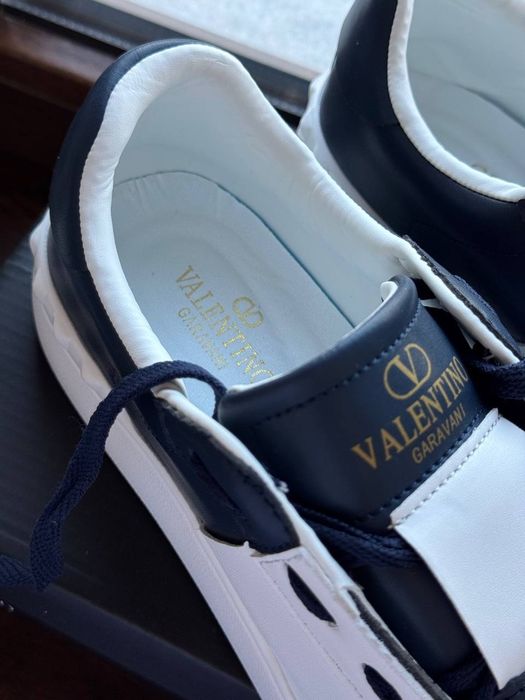 Продажа мужской стильной обуви Valentino 40-45