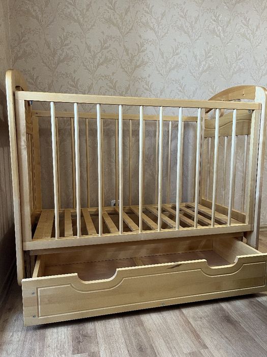 Детская кроватка