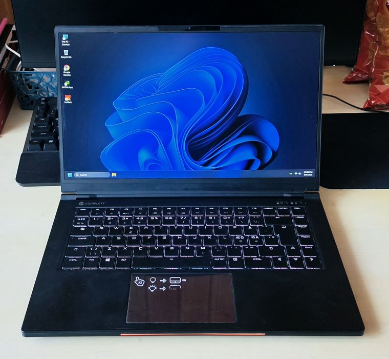 Laptop gaming 144Hz i7 9750H 16GB RAM GTX 1660TI NVMe 500GB