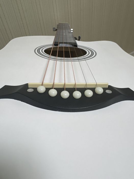 Гитара новая аккустическая