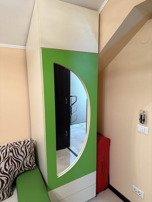 2 șifoniere cu multe compartimente