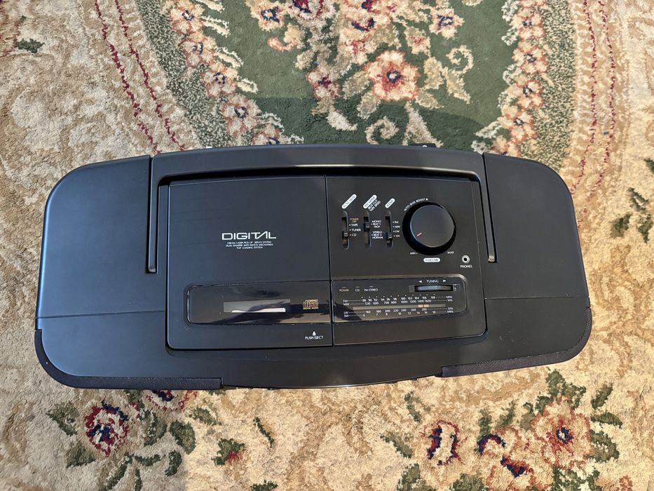 Продам магнитофон DAEWOO