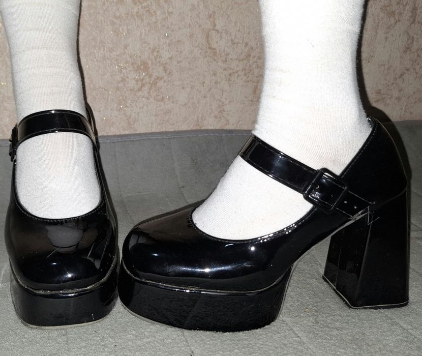 Каблуки на платформе и устойчивым каблуком