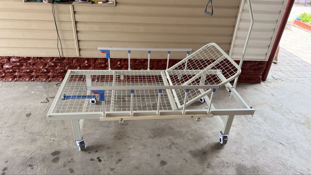 Кровать медицинская