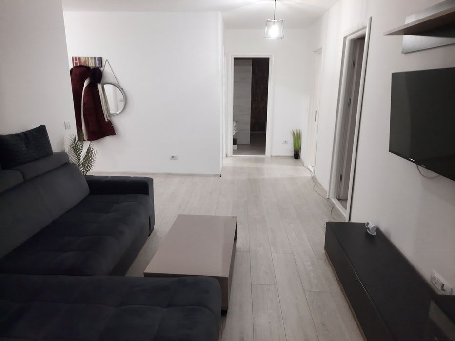 Inchiriez apartament