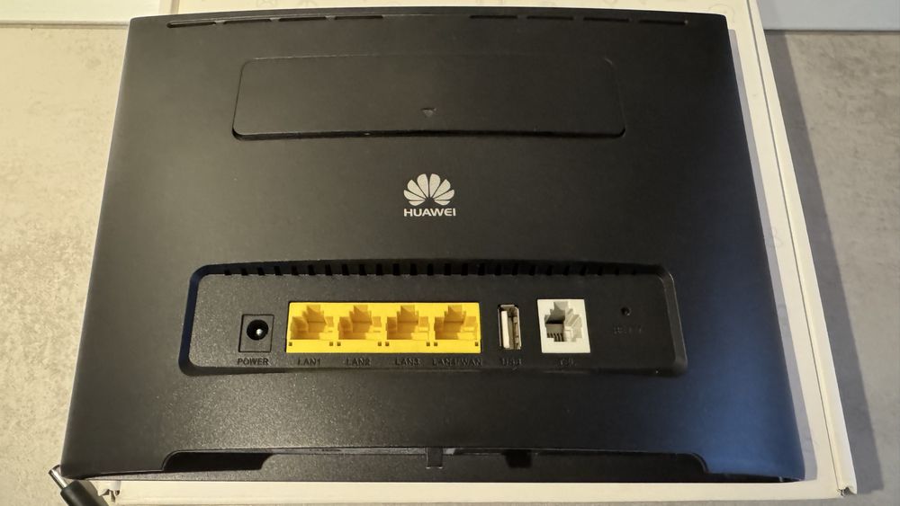 Router Huawei 4G  cu SIM . Model B525.