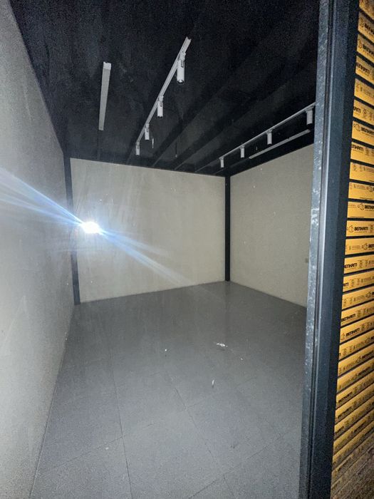 Ibn sino 2 Stroy mart Savdo markazi Dokon offic sotiladi