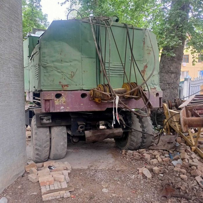 Продаётся  кран  РДК-250  / 25  тонн