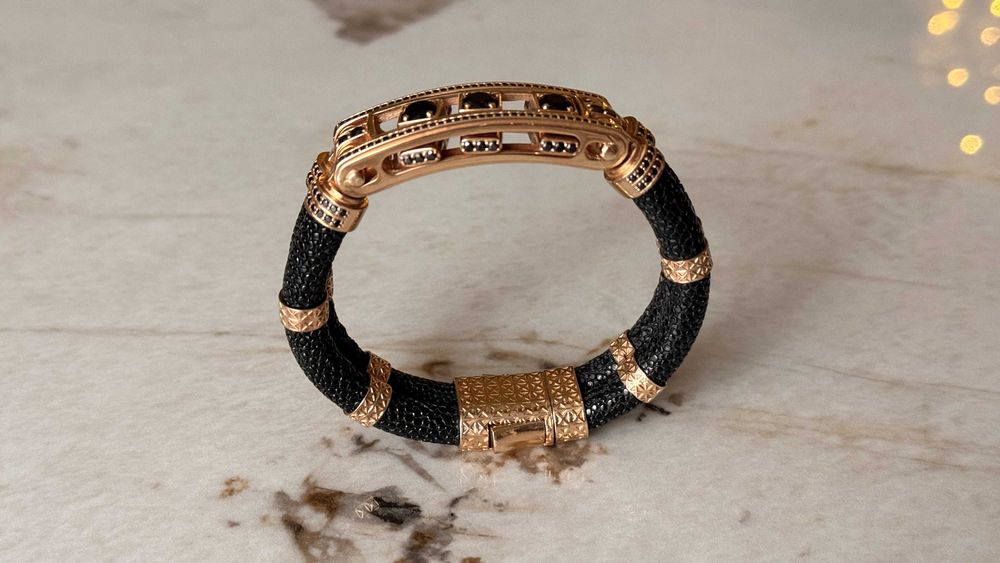 De vinzare bratara din aur 14K model exclusiv cu centura din scat