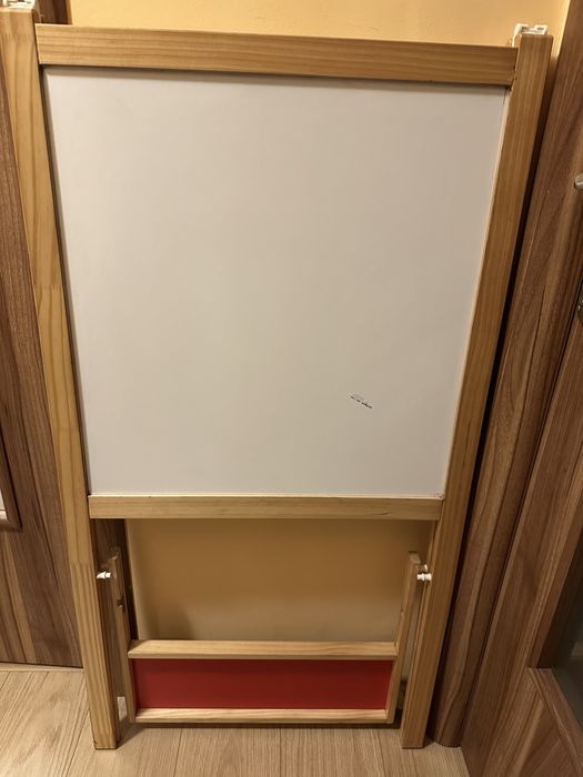 Tabla IKEA pentru copii