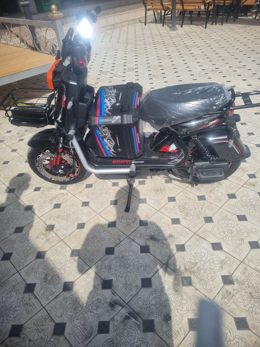 Skuter sotiladi.    .