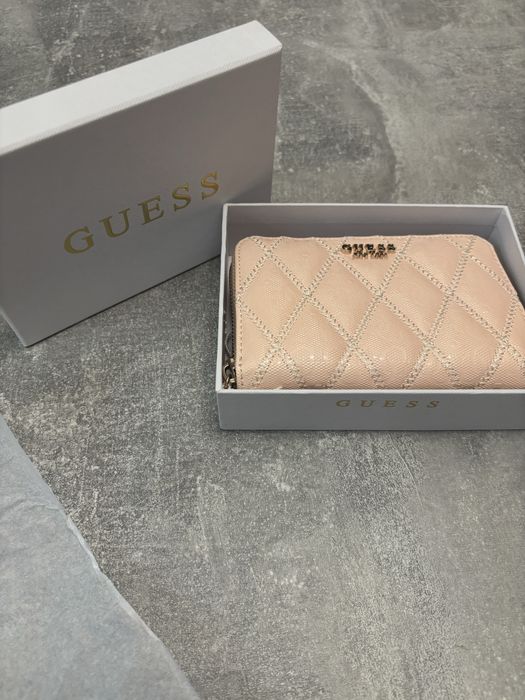 Оригинален портфейл на Guess