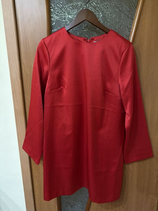 Червена рокля H&M