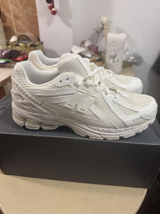 Adidasi new balance marimea 42,5