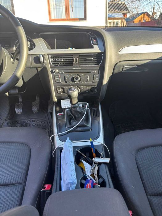 Vând Audi A4 B8 an2009