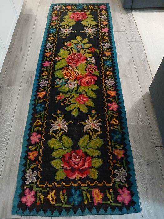 Covor/Traversă Tradițională din Lână – Lucrată Manual