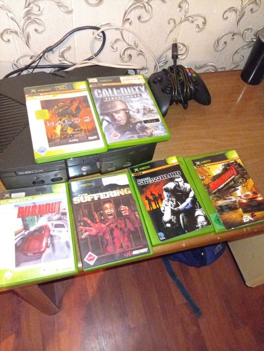 Xbox one o consolă și jocuri stare buna