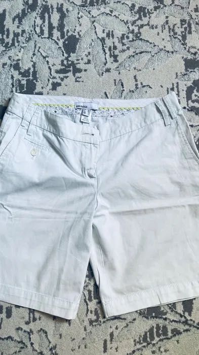 Белые юнисекс шорты