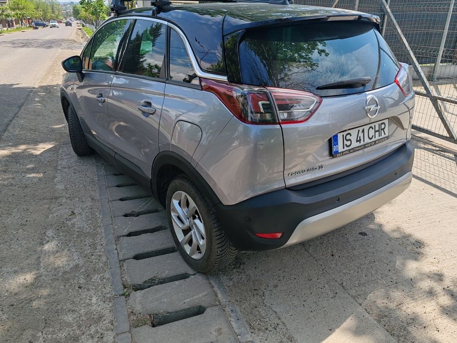 Opel Crossland X  2020.