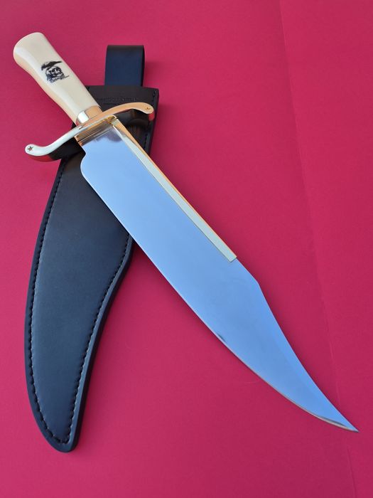 Масивен нож "THE EXPENDABLES BOWIE",Непобедимите