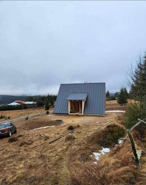 Vând cabane din lemn