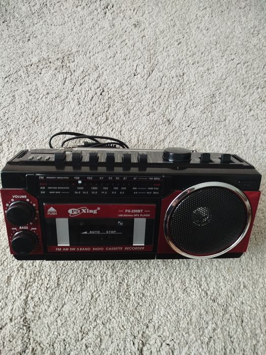 Produs NOU ! Radio casetofon. Impecabil ! Garanție 2 ani .