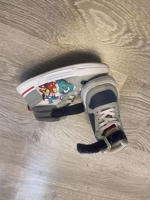 Adidasi supereroi marimea 29