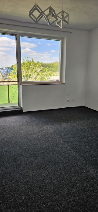 Vand apartament 3 camere Stei.48.500 eur