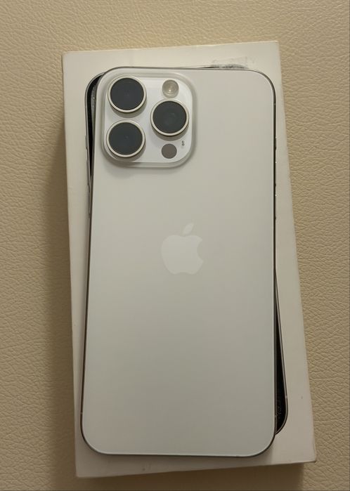 iPhone 15 Pro Max, 256GB, sănatate baterie 88%, WhiteTitanium