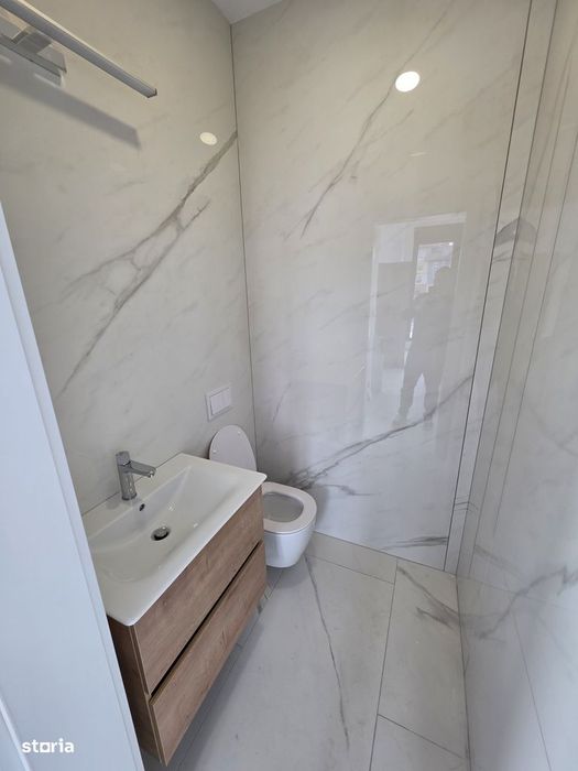 Apartament cu 4 camere de inchiriat in zona Aviatiei