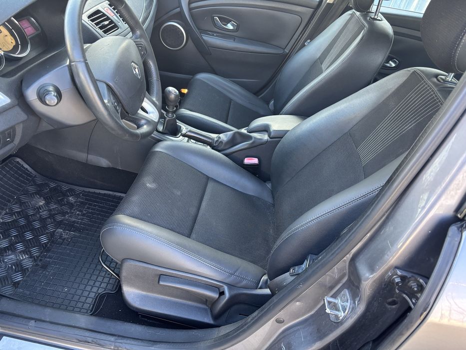 Dezmembrez  renault megane 3 1.5 dci 110 cp k9k N8 2011