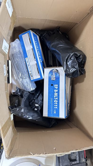 тонер-картридж продам